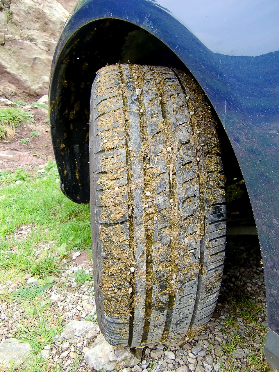 探究配備415輪胎車(chē)型的性能與特點(diǎn)分析